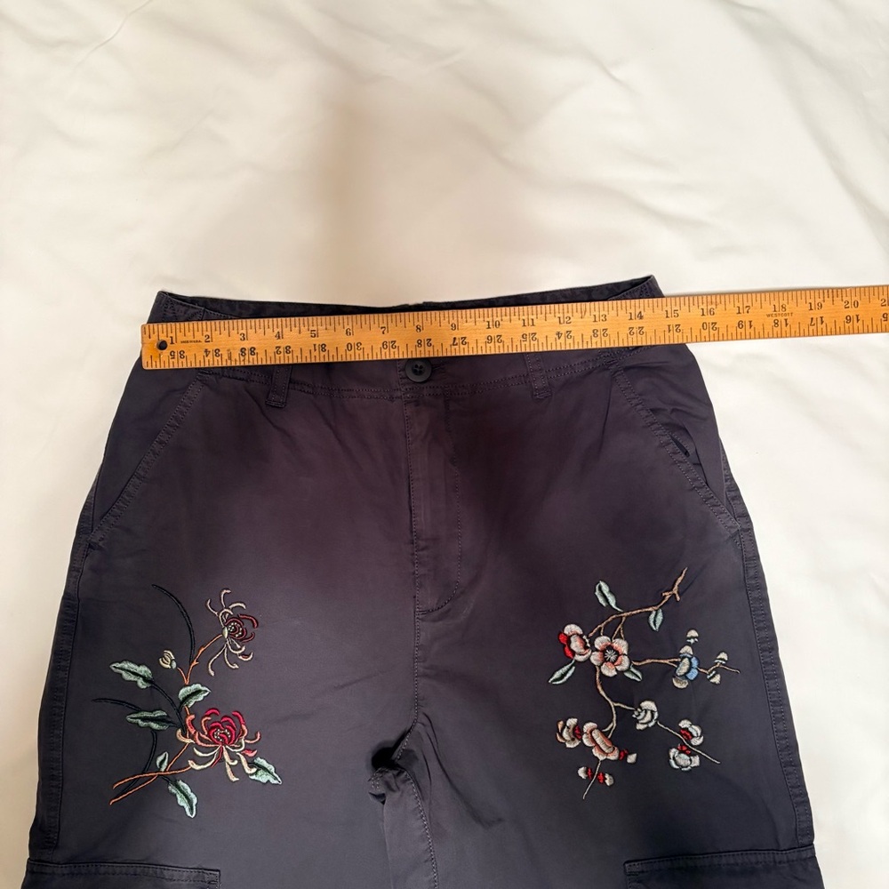 ✨ STUNNING & RARE! NWT Sundance Floral Embroidered Boho Utility Pants – Size 6 ✨ - Picture 9 of 10